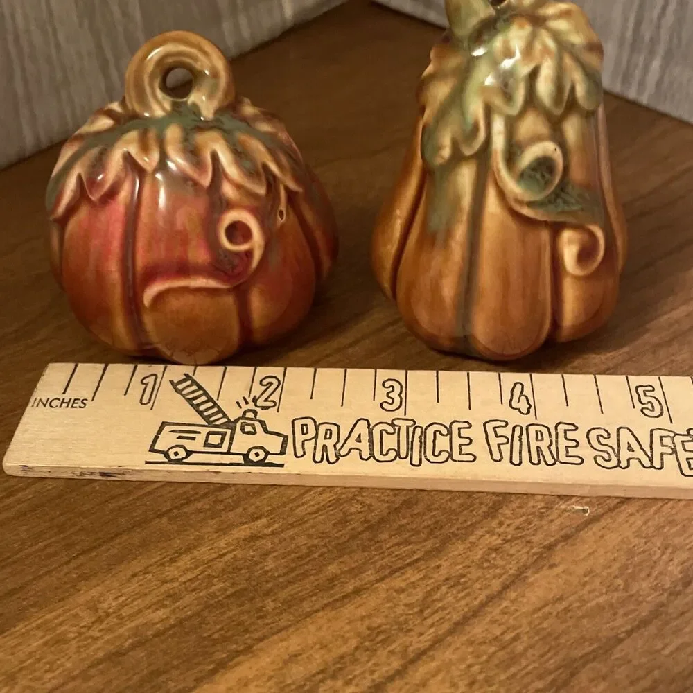 Vintage Salt And Pepper Shakers Ceramic Pumpkins Gourds Orange And Green